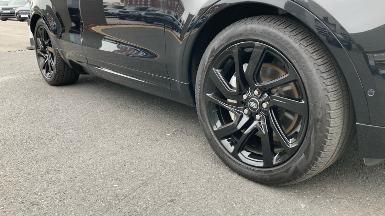 Land Rover Discovery 3.0 D300 Dynamic SE 5dr Auto Diesel Station Wagon